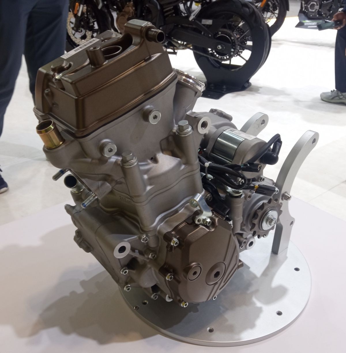 EICMA 2025: l’invasione delle cross cinesi (GALLERY)